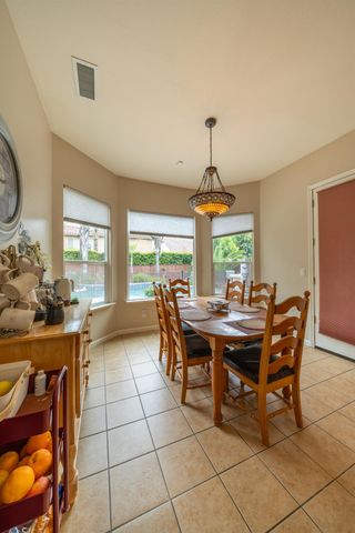 2162 Everglade Avenue, Clovis, CA 93619