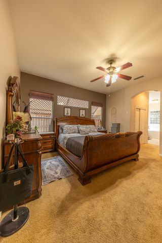 2162 Everglade Avenue, Clovis, CA 93619