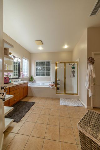 2162 Everglade Avenue, Clovis, CA 93619