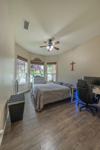 2162 Everglade Avenue, Clovis, CA 93619