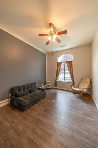 2162 Everglade Avenue, Clovis, CA 93619