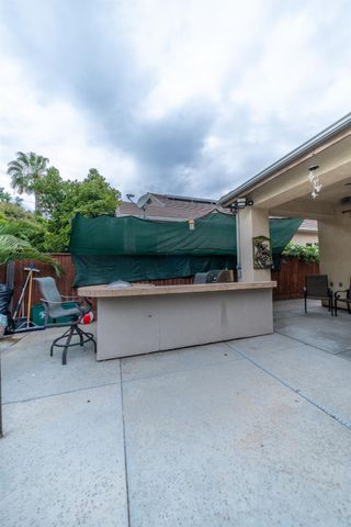 2162 Everglade Avenue, Clovis, CA 93619
