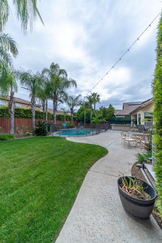 2162 Everglade Avenue, Clovis, CA 93619