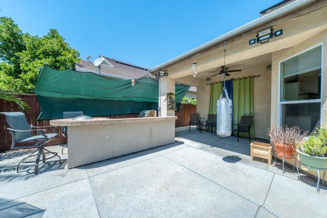 2162 Everglade Avenue, Clovis, CA 93619