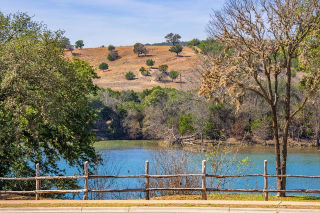 1006 1D Guadalupe St, Kerrville, TX 78028