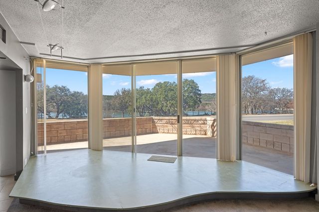 1006 1D Guadalupe St, Kerrville, TX 78028