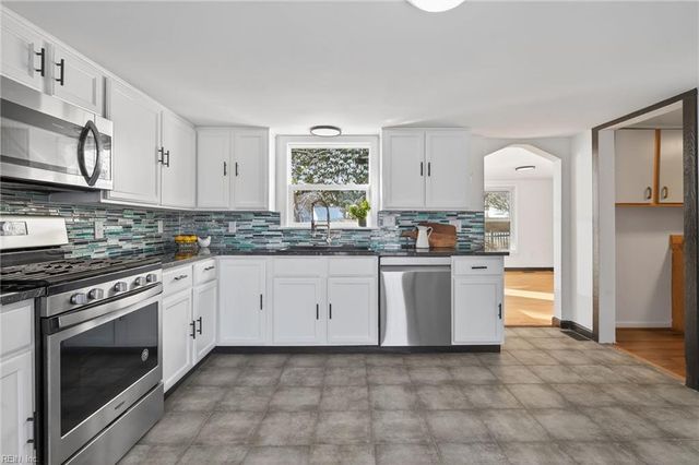 1407 Back Creek RD, Seaford, VA 23696