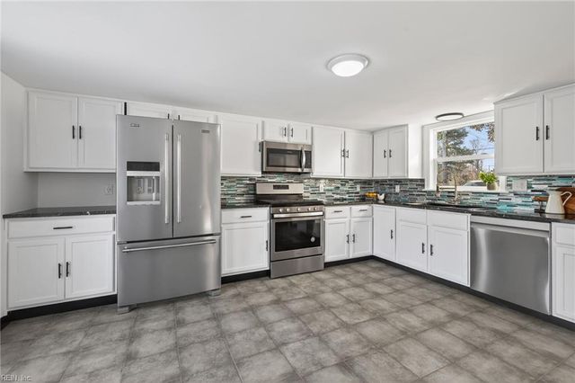 1407 Back Creek RD, Seaford, VA 23696