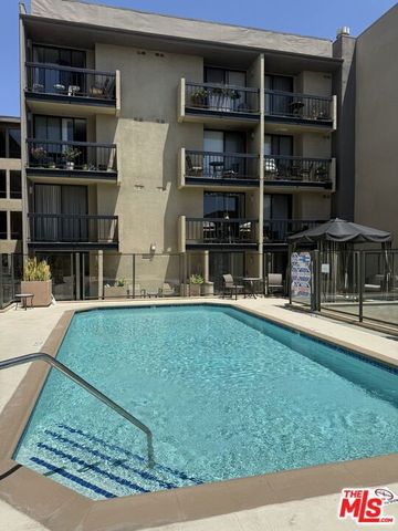 7320 Hawthorn Avenue 106, Los Angeles, CA 90046
