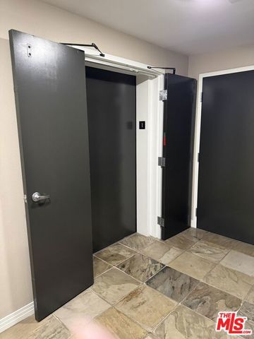 7320 Hawthorn Avenue 106, Los Angeles, CA 90046