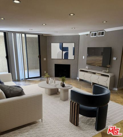 7320 Hawthorn Avenue 106, Los Angeles, CA 90046
