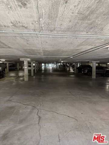 7320 Hawthorn Avenue 106, Los Angeles, CA 90046