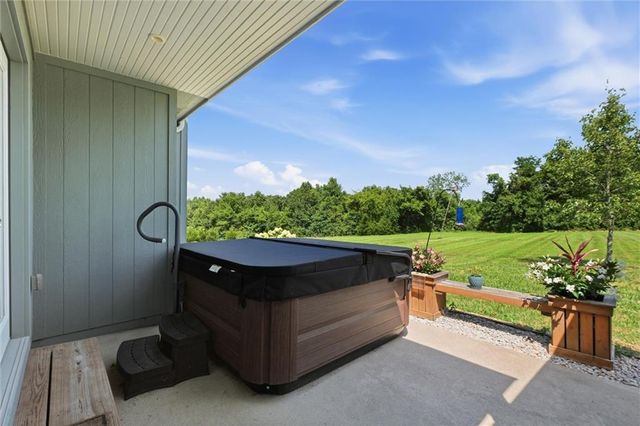 1939 NW 460th Road, Kingsville, MO 64061