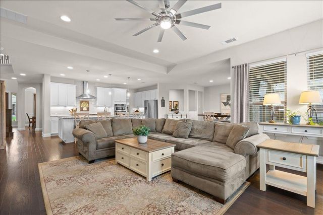 1620 Dusty BND, Leander, TX 78641