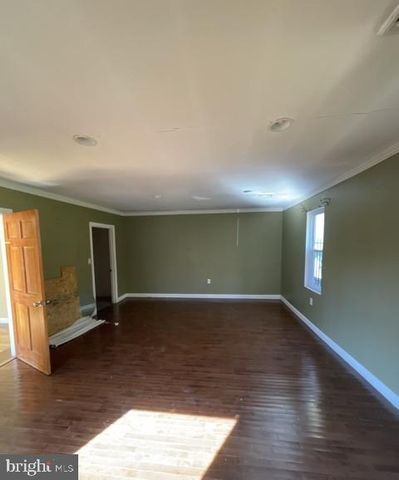 900 EDGEWOOD AVE, Trenton, NJ 08618