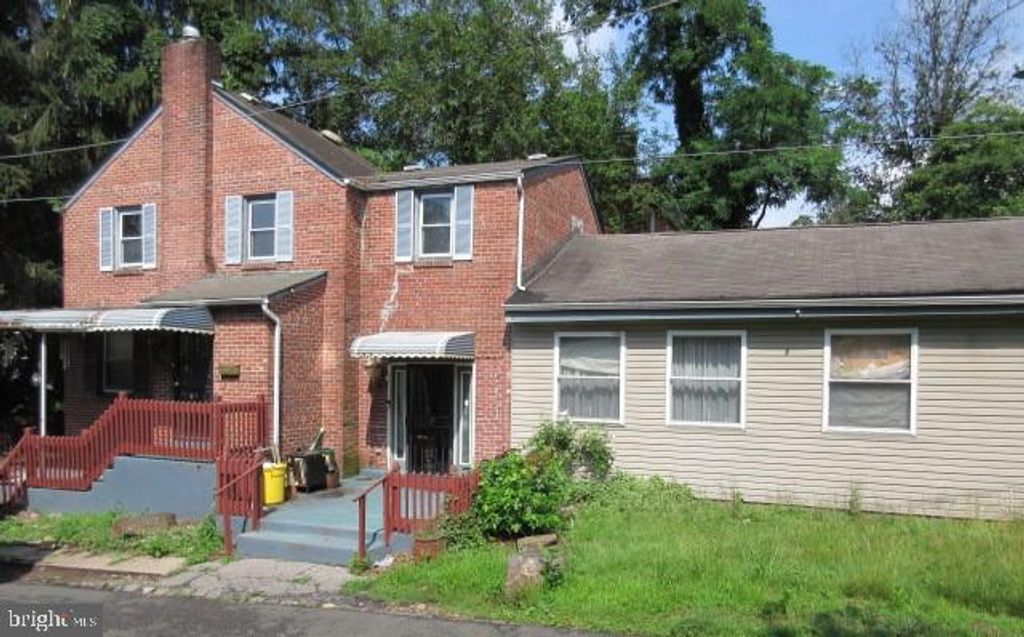 900 EDGEWOOD AVE, Trenton, NJ 08618