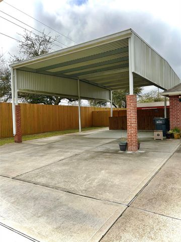 12003 W River Run Drive, Baytown, TX 77523