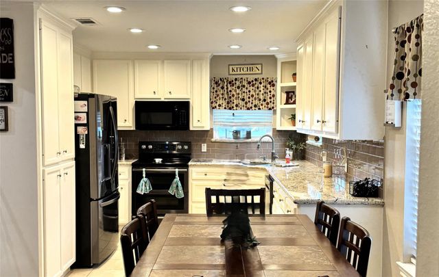 12003 W River Run Drive, Baytown, TX 77523