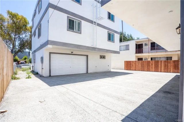 2125 S West View Street, Los Angeles, CA 90016
