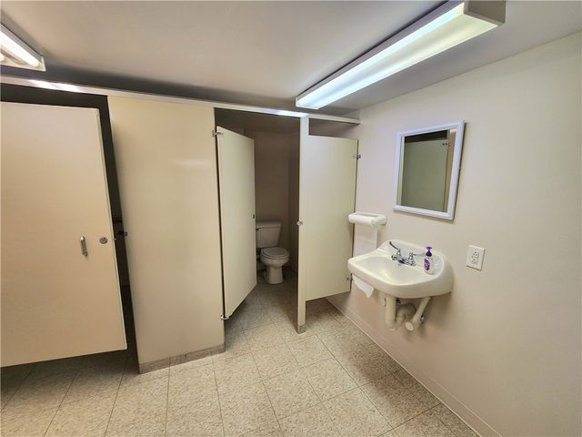 1510 Jackson Ave, New Castle, PA 16101