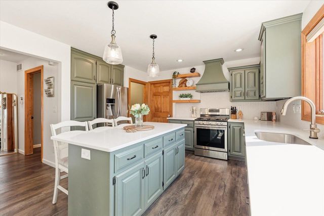 1520 TURTLE DOVE TRAIL, De Pere, WI 54115