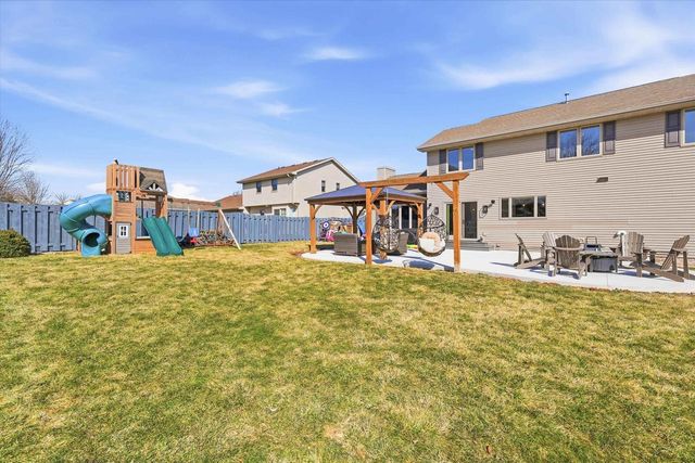 1520 TURTLE DOVE TRAIL, De Pere, WI 54115