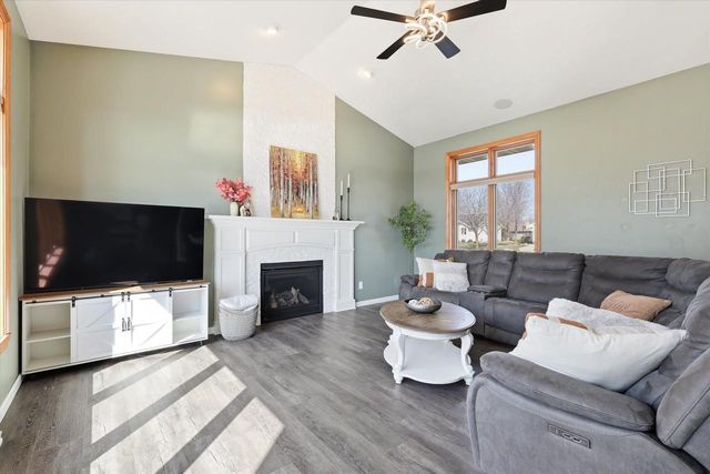 1520 TURTLE DOVE TRAIL, De Pere, WI 54115