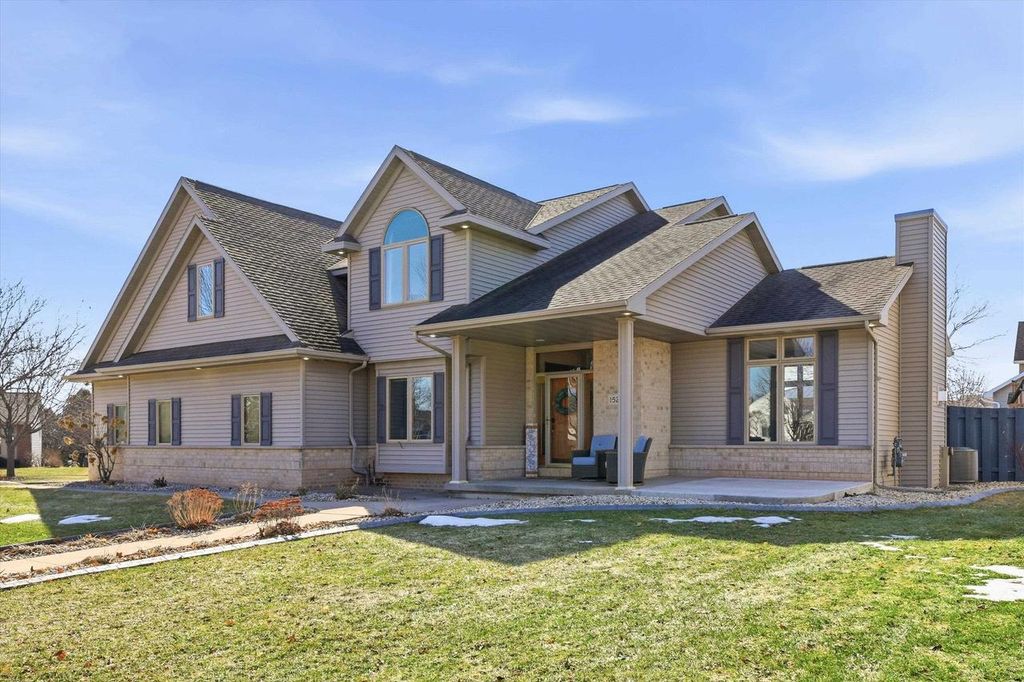 1520 TURTLE DOVE TRAIL, De Pere, WI 54115