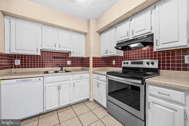 7764 BLACK HORSE CT, Manassas, VA 20109