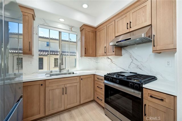33 Silverado, Irvine, CA 92618