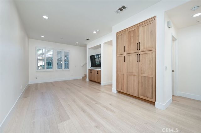 33 Silverado, Irvine, CA 92618