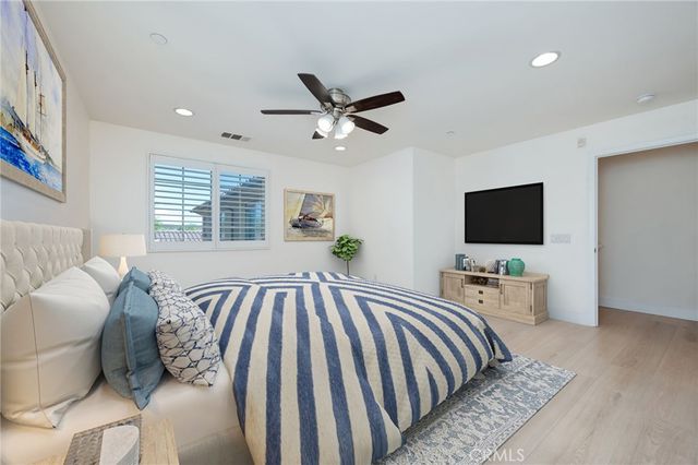 33 Silverado, Irvine, CA 92618
