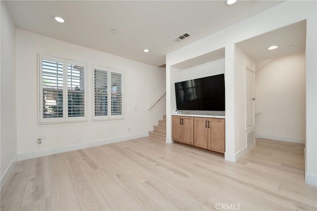 33 Silverado, Irvine, CA 92618