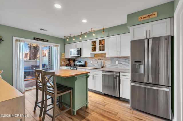 14 Cotswold Circle 8, Ocean Twp, NJ 07712