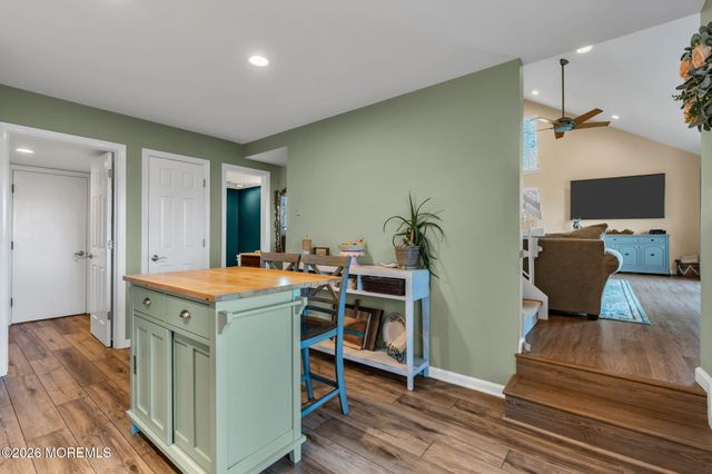 14 Cotswold Circle 8, Ocean Twp, NJ 07712