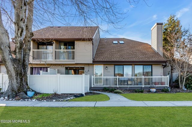 14 Cotswold Circle 8, Ocean Twp, NJ 07712