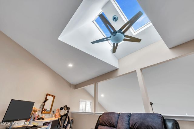 14 Cotswold Circle 8, Ocean Twp, NJ 07712