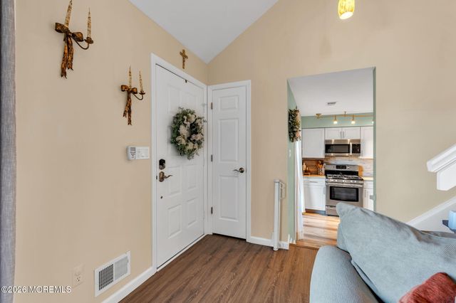 14 Cotswold Circle 8, Ocean Twp, NJ 07712