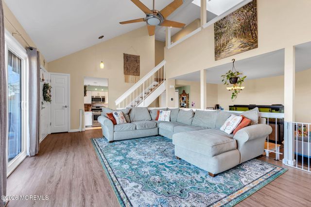 14 Cotswold Circle 8, Ocean Twp, NJ 07712