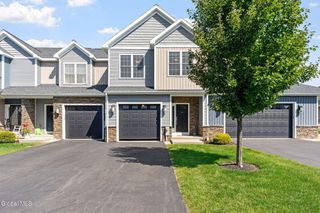 4 Stacey Way, North Greenbush, NY 12180