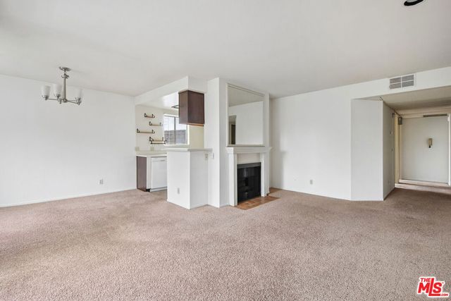1519 N Martel Avenue 202, Los Angeles, CA 90046