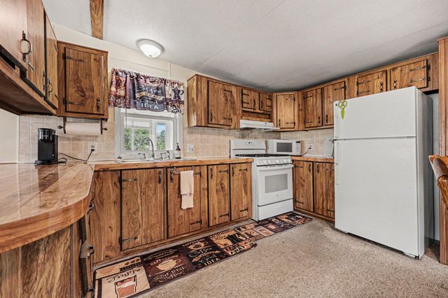 15827 Algoma Avenue NE, Cedar Springs, MI 49319