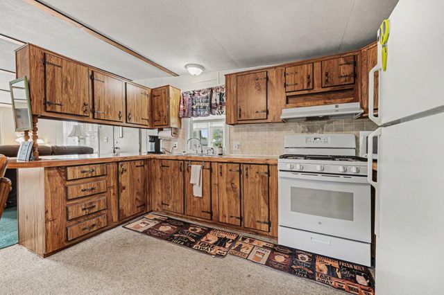 15827 Algoma Avenue NE, Cedar Springs, MI 49319