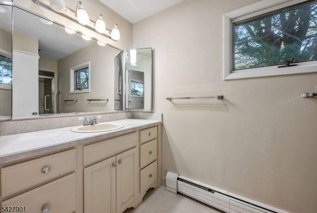 400 Bromley Pl 4003, Wyckoff Twp., NJ 07481