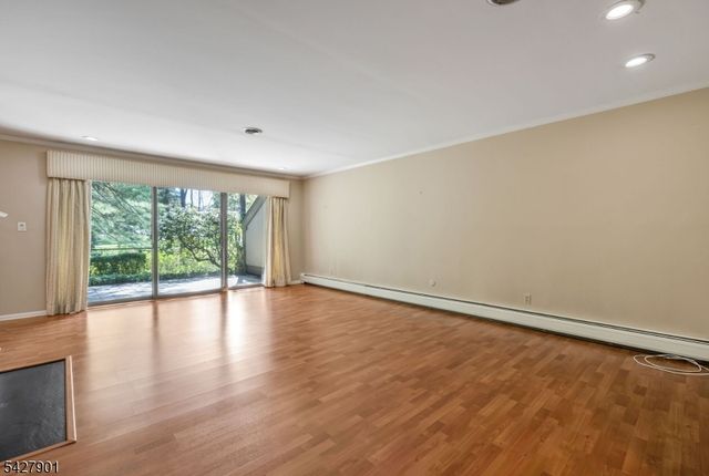 400 Bromley Pl 4003, Wyckoff Twp., NJ 07481