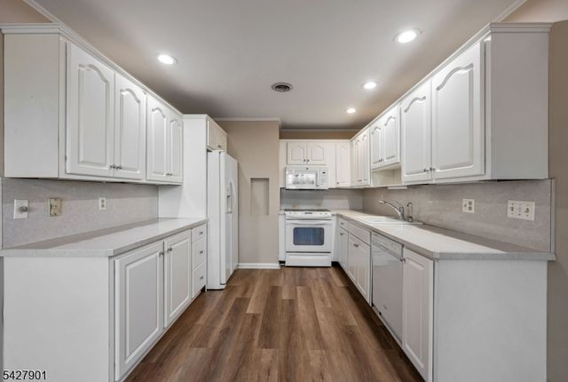 400 Bromley Pl 4003, Wyckoff Twp., NJ 07481