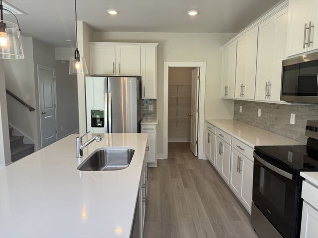 1921 Mahala Dr, Hermitage, TN 37076