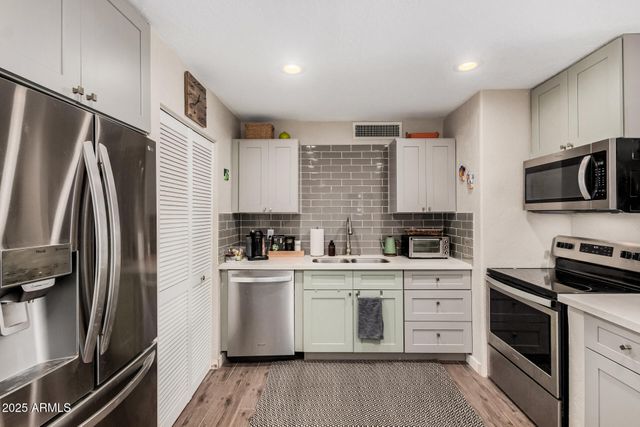 434 E CARSON Drive, Tempe, AZ 85282