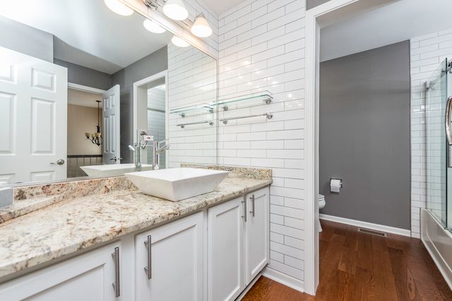2896 Falling Waters Lane, Lindenhurst, IL 60046