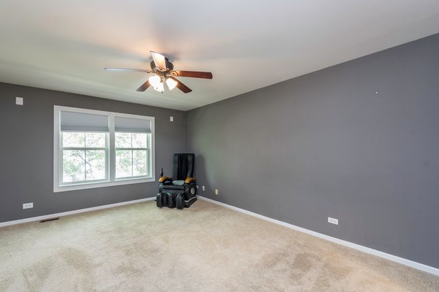 2896 Falling Waters Lane, Lindenhurst, IL 60046